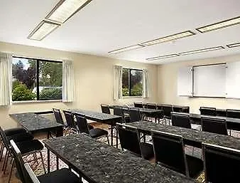 Spark By Hilton Kent Seattle 